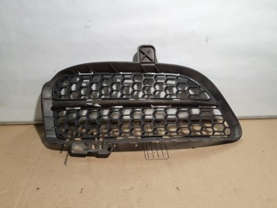 Решетка бампера Volkswagen Touareg 2007 7L6