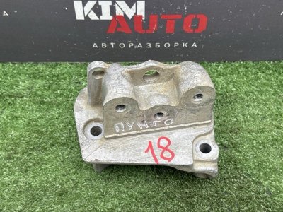 Кронштейн двигателя Fiat Punto