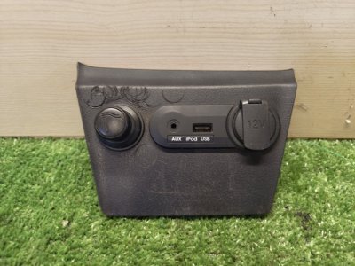 USB Разъем Kia Rio 2014 3