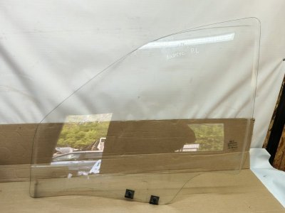 Стекло Lada Largus 2017