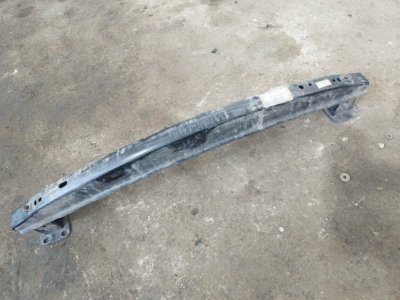 Усилитель бампера Volkswagen Touareg