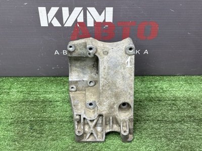 Кронштейн компрессора кондиционера Ford Focus 2