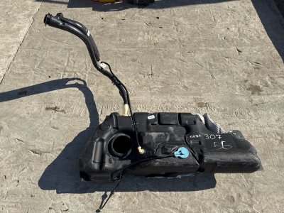 Бак топливный Peugeot 307