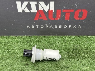 Датчик уровня омывающей жидкости Kia Sportage 4 2017