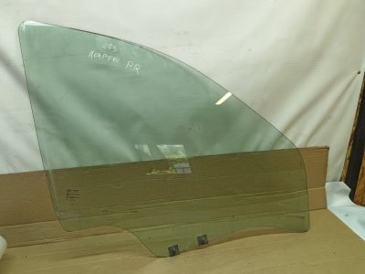 Стекло Lada Largus 2017