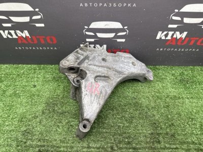 Кронштейн двигателя Skoda Octavia A5