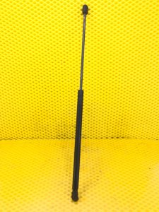 Амортизатор капота Porsche Cayenne 2008 957