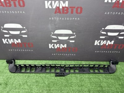 Кронштейн заднего бампера центральный Skoda Octavia 2013 A7