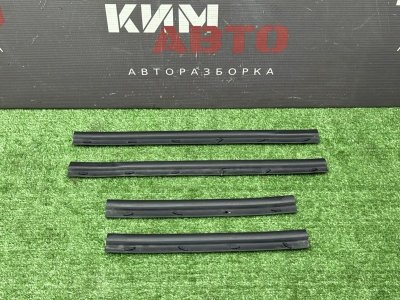 Уплотнитель капота Skoda Octavia 2013 A7