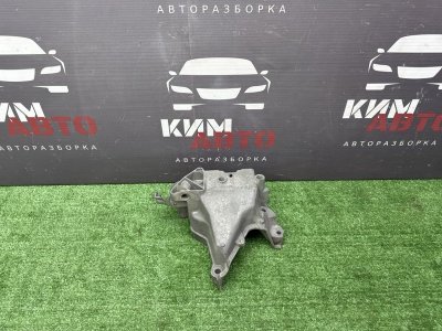 Кронштейн опоры двигателя Skoda Octavia 2013 A7