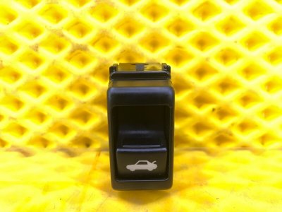 Кнопка открывания багажника Nissan Fuga 2007 Y50