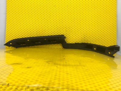 Кронштейн заднего бампера правый Porsche Cayenne 2008 957