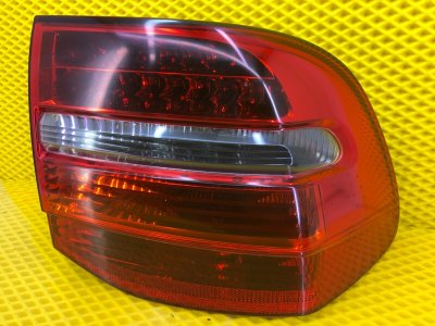 Фонарь задний правый Porsche Cayenne 2008 957