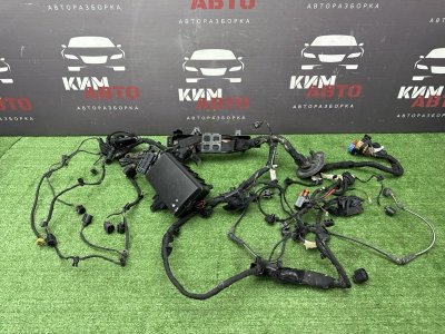 Проводка моторного отсека с блоком предохранителей Skoda Octavia 2013 A7