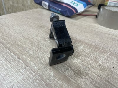 Петля двери Audi Q8 2021