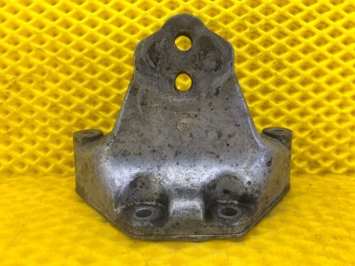 Кронштейн опоры КПП Nissan Fuga 2007 Y50