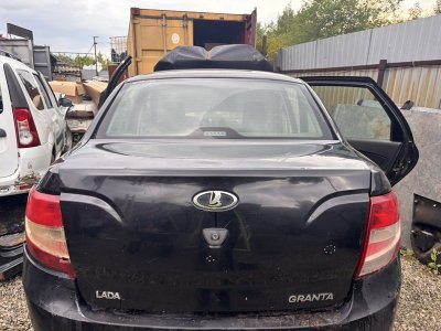 Крышка багажника lada Granta