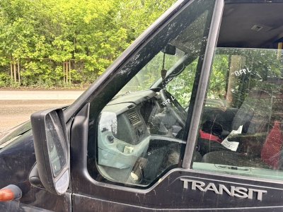 Форточка Ford Transit 2010