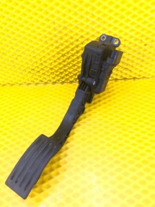 Педаль газа Ford Focus 2