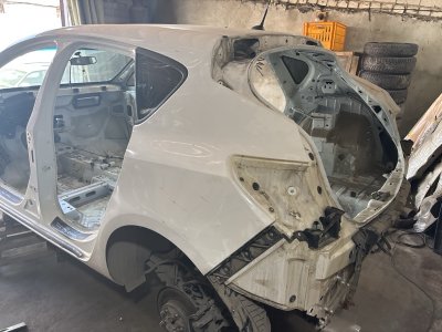Крыло Opel Astra 2011 J