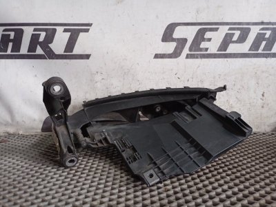 Кронштейн фары Audi S5 2010 8T