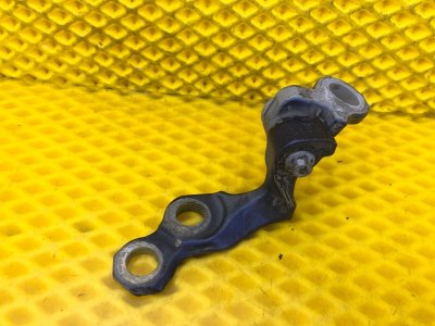 Петля двери передней левая верхняя Ford Focus 2