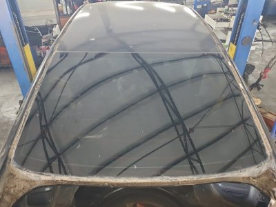 Стекло заднее Nissan Fuga 2007 Y50