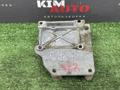 Кронштейн компрессора кондиционера Peugeot 307