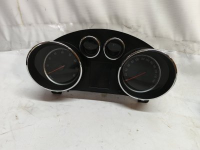 Панель приборов Opel Astra 2011 J