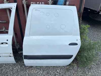 Дверь Lada Largus