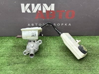 Главный тормозной цилиндр с бочком Peugeot 308