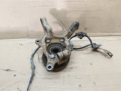 Кулак поворотный Mitsubishi Chariot Grandis 2001