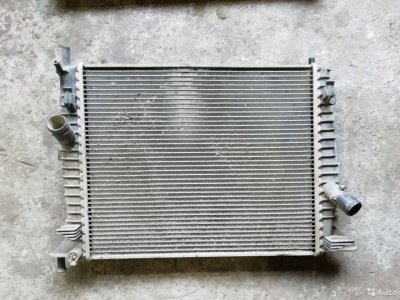 Радиатор охлаждения Форд Фокус 2