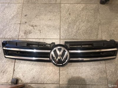 Решетка радиатора Volkswagen Touareg NF