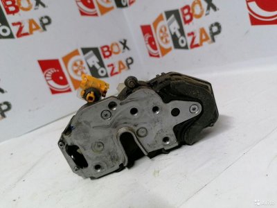 Замок двери слева спереди 13579521 Opel Astra 2013