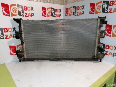 Радиатор охлаждения двигателя bv618005ad Ford Focu