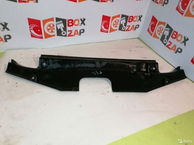 Кожух замка капота 61874AV610 Nissan Primera P12E