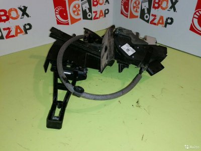 Замок двери справа спереди bm5aa21812be Ford Focus