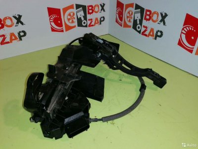 Замок двери справа спереди bm5aa21812be Ford Focus