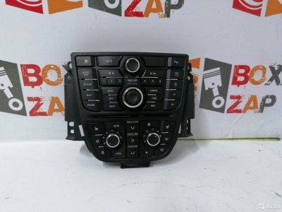 Блок управления магнитолой 13360093 Opel Astra 201