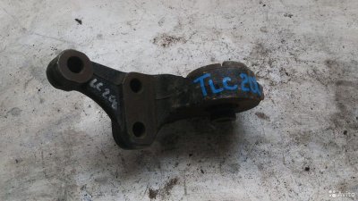 5238060090 опора переднего редуктора Toyota LC200