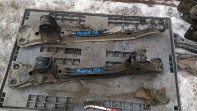 1124040U00 Балка передняя Nissan Maxima A32