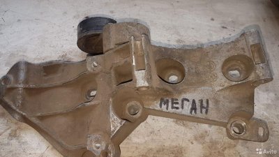 8200425034 Кронштейн генератора Renault Megan 2